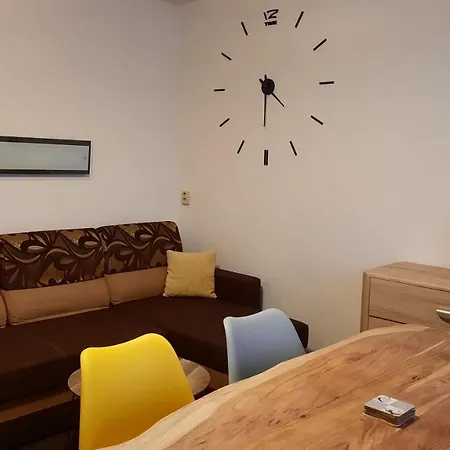Apartment U Jirousu *