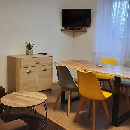 Apartment U Jirousu *