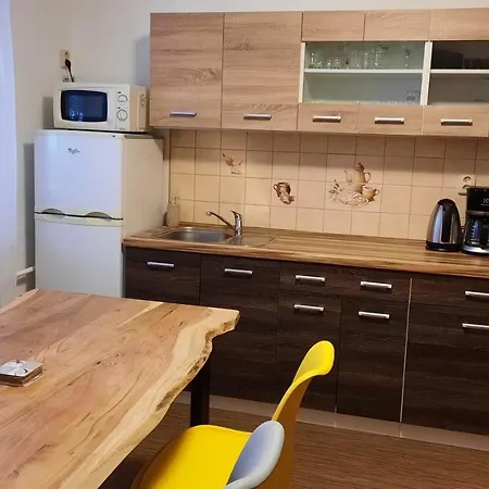U Jirousu Apartment *