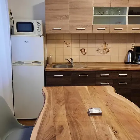 Apartment U Jirousu *