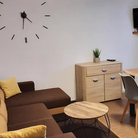 U Jirousu Apartment